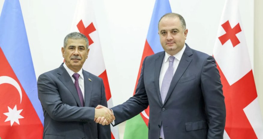 Министры обороны Азербайджана и Грузии созвонились