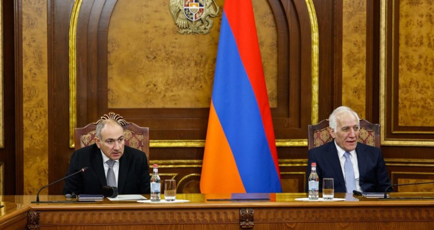 Paşinyan TŞ-nin iclasını keçirdi