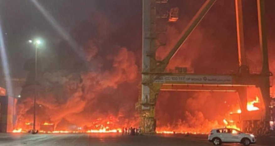 Эмираты отражают иранскую ракетную атаку - Oбновлено