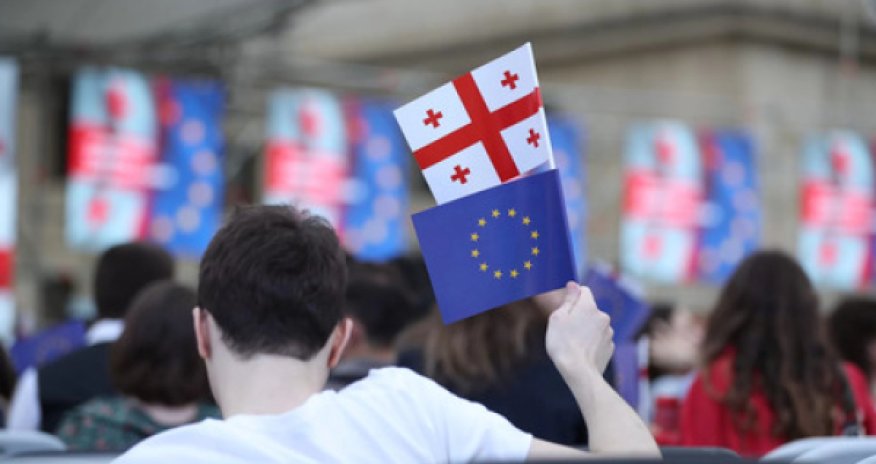 Безвиз грузинским дипломатам заморозили