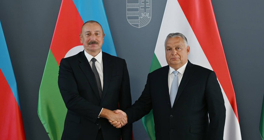 Orban İlham Əliyevə zəng edib