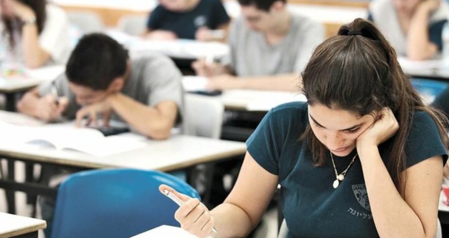 Bu gün 58 mindən çox şagird buraxılış imtahanı verəcək