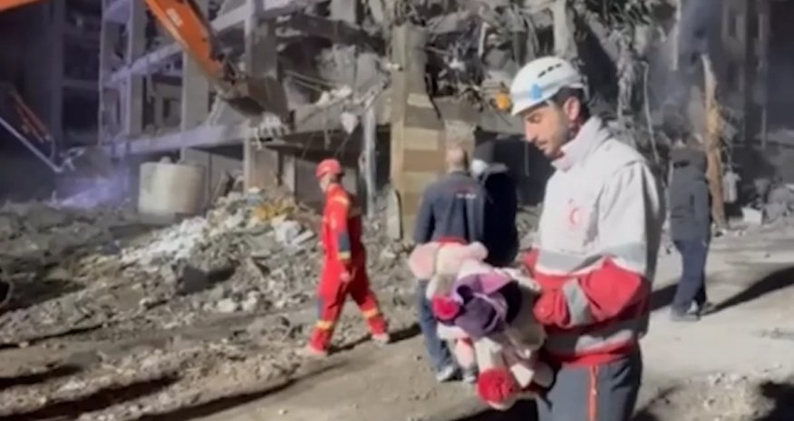 Tehranda yaşayış binaları atəşə tutulub, 40 nəfər həlak olub