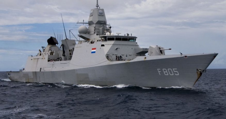 Нидерланды отправляют фрегат на защиту Турции