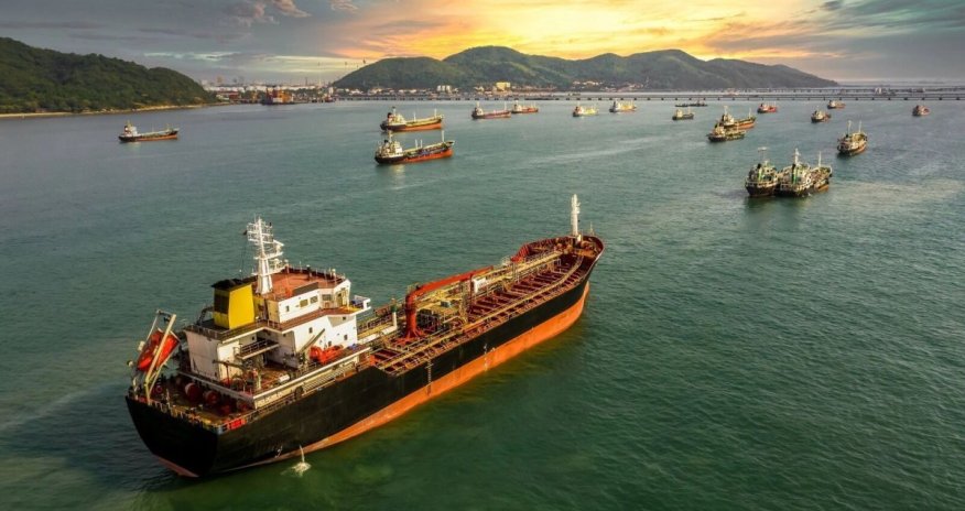 Саудиты перенаправляют танкеры в Красное море