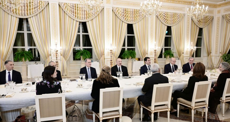 İlham Əliyevin Aİ Şurasının Prezidenti ilə rəsmi nahar əsnasında geniş tərkibdə görüşü olub