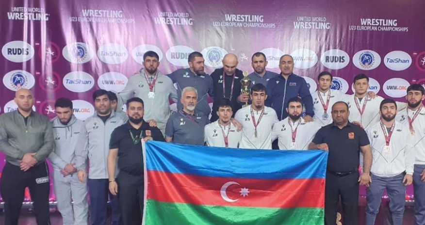 
Сборная Азербайджана по вольной борьбе заняла второе место на ЧЕ в Сербии