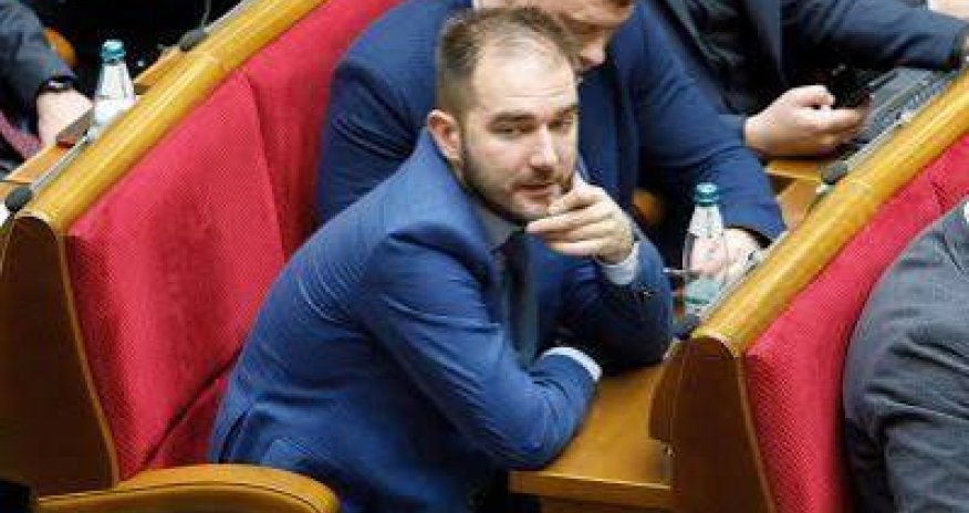 В Украине десятки депутатов написали заявления об отставке