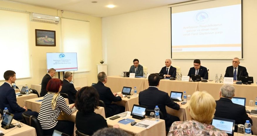 Переизбрали президента Федерации водных видов спорта Азербайджана