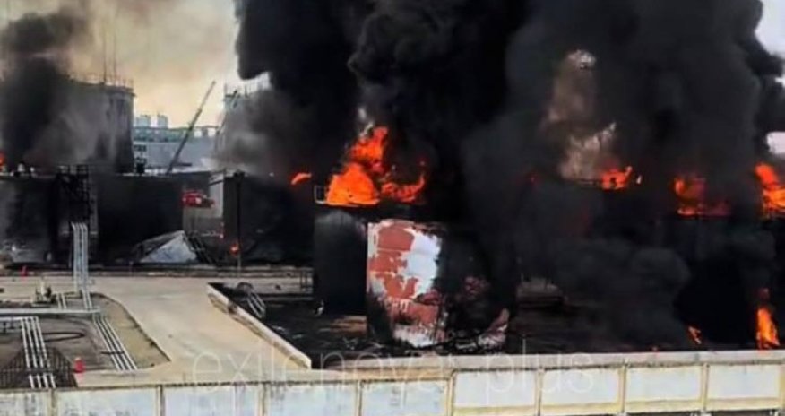 Украина уничтожила 18 резервуаров на крупнейшей нефтебазе в России