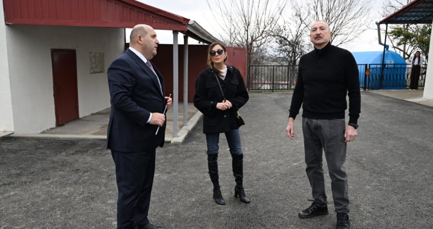 Prezident xanımı ilə Xocavənddə gedib