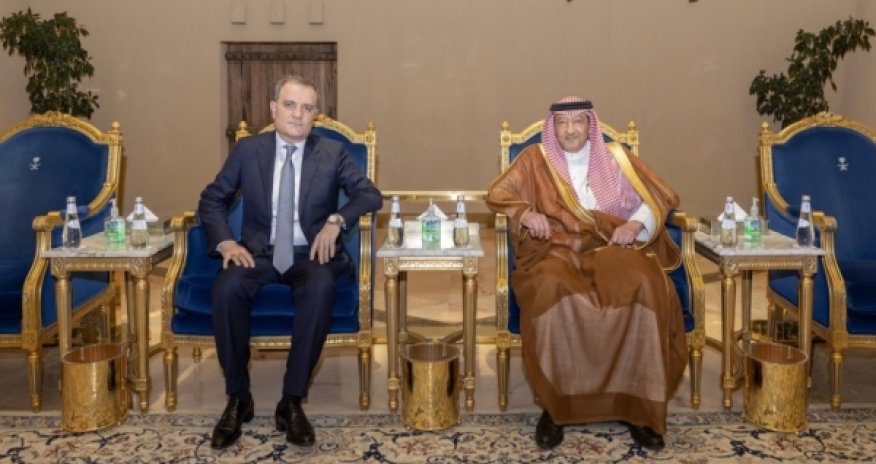 Ceyhun Bayramov Ər-Riyada səfər edib