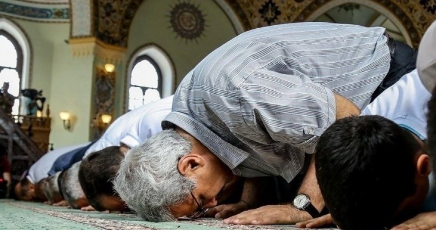 Azərbaycanda bayram namazı qılınıb