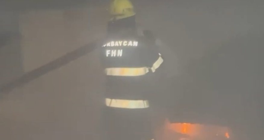 Kürdəmirdə &ldquo;Mercedes&rdquo; yanıb