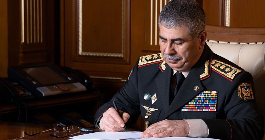 Azərbaycanın müdafiə naziri Türkiyə və Qətərə başsağlığı verib