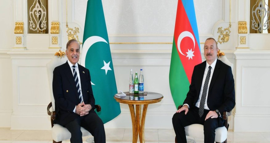 
Prezident İlham Əliyev Şahbaz Şərifi təbrik edib