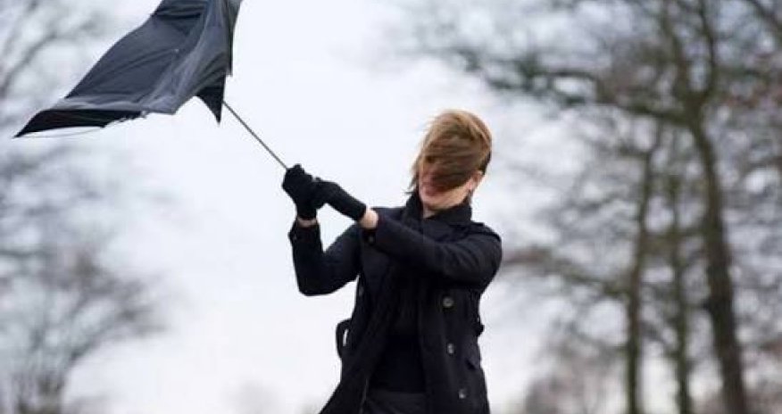 В Азербайджане объявлены желтое и оранжевое предупреждения в связи с ветреной погодой