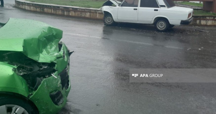 Balakəndə iki avtomobil toqquşub, xəsarət alanlar var