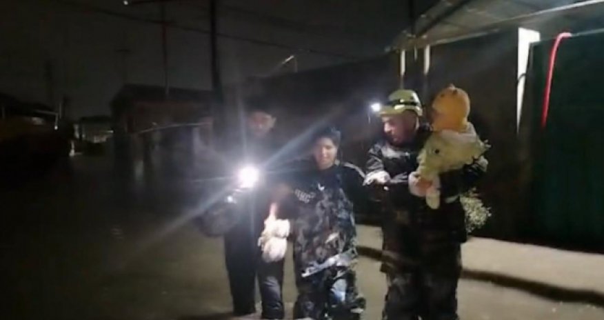 МЧС эвакуировало 33 человека из подтопленных районов Баку и Сумгайыта - ОБНОВЛЕНО