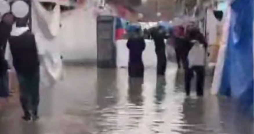 &ldquo;Sədərək&rdquo; ticarət mərkəzini su basdı &ndash; Video