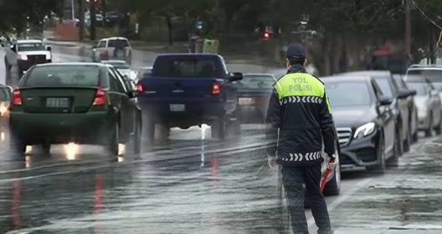 Yol polisi əlverişsiz hava şəraiti ilə bağlı sürücülərə müraciət edib