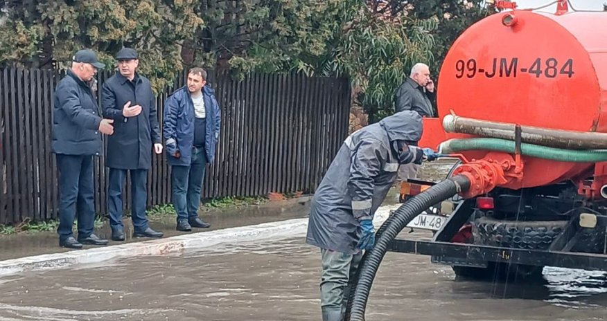 Bəzi yerlərdə kollektorlarda problemlər yaranıb, icra başçıları qəza baş vermiş ərazilərə gedib