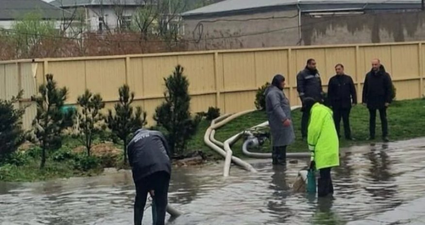 BŞİH müavini yağışın fəsad yaratdığı ərazilərə baxış keçirib, tapşırıqlar verib - Yenilənib