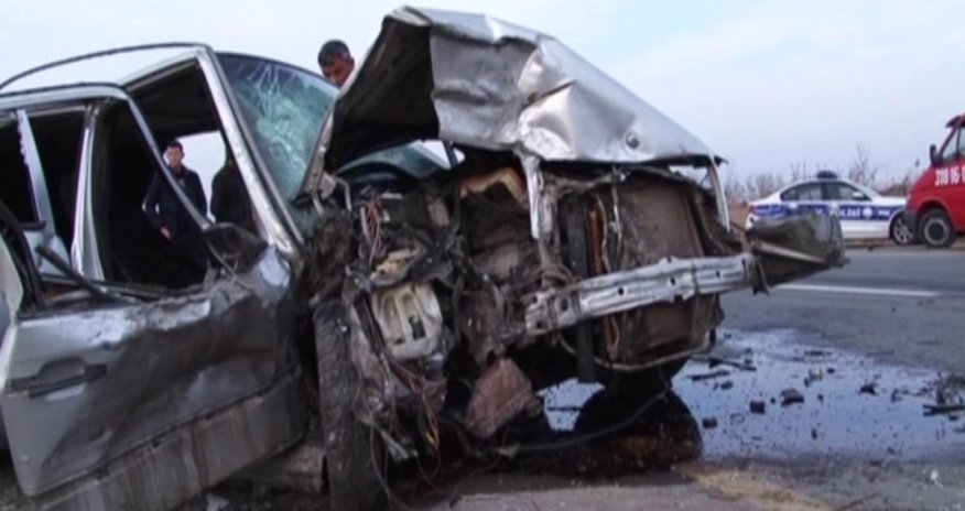 Gəncədə iki avtomobil toqquşub, 4 nəfər xəsarət alıb