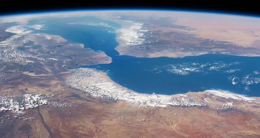 Хуситы грозятся закрыть Баб-эль-Мандеб