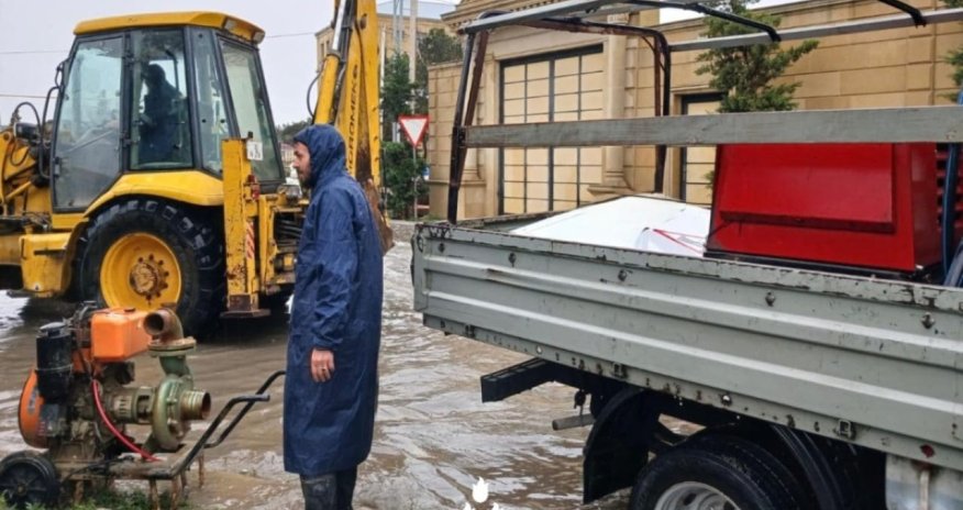 В Баку эвакуированных из-за подтоплений жителей временно переселили в отели