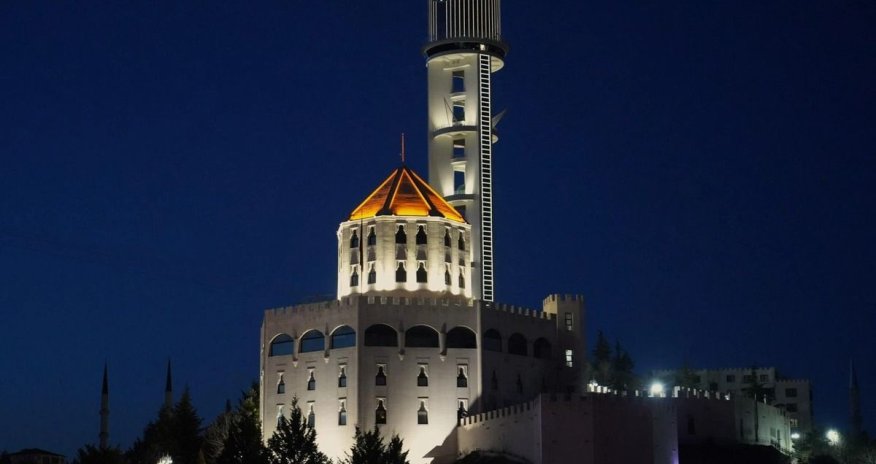 На башню Республики в Анкаре спроецировали флаг Азербайджана