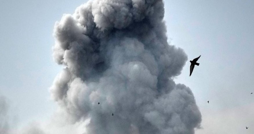 

США и Израиль повторно атаковали иранский сталелитейный завод
