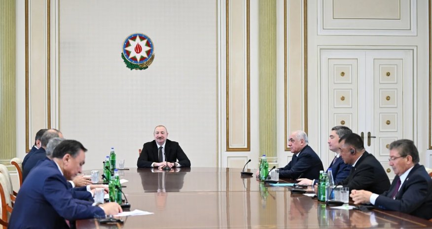 Əliyev TDT-yə üzv dövlətlərin hökumət başçılarının görüşünün iştirakçılarını qəbul edib