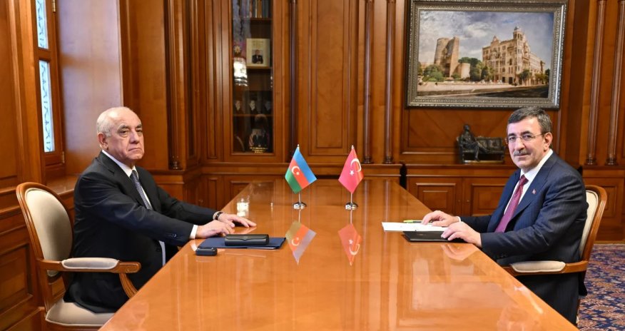 Али Асадов и Джевдет Йылмаз обсудили расширение партнерства по ряду направлений