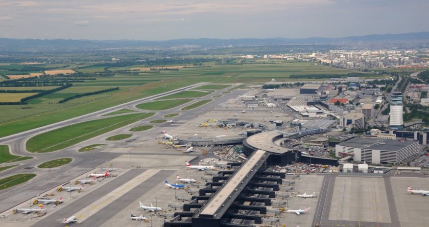 Еще одна европейская страна закрыла небо для американцев