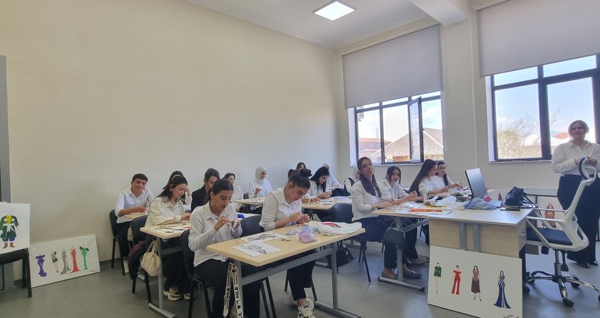 Bəzi peşələrdə qadınların payı 100%-ə çatır