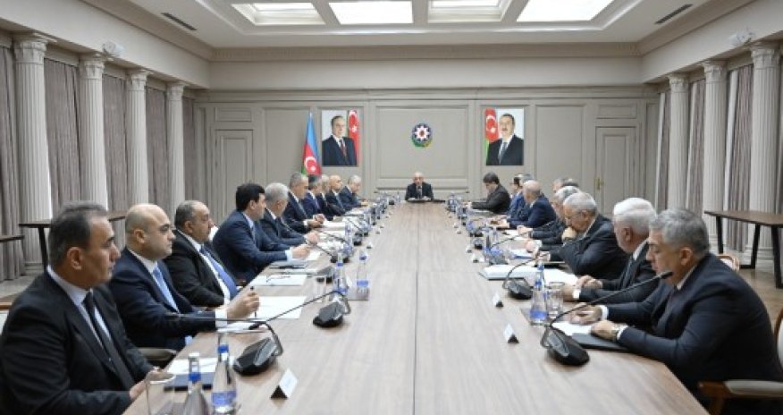 Baş nazir müşavirə keçirib