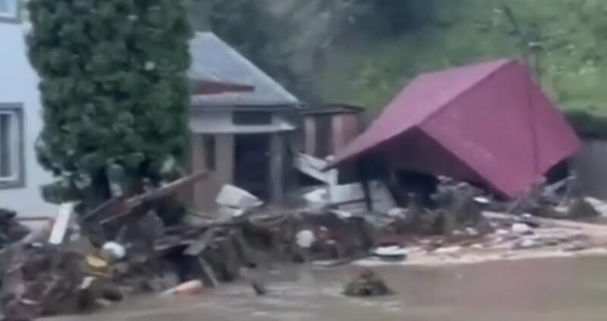 Pakistanda daşqınlar nəticəsində ölənlərin sayı 45-ə çatıb