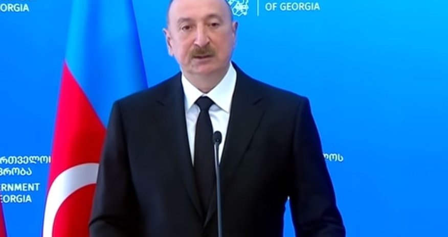 Президент Азербайджана: Ведутся работы по расширению транспортных коридоров