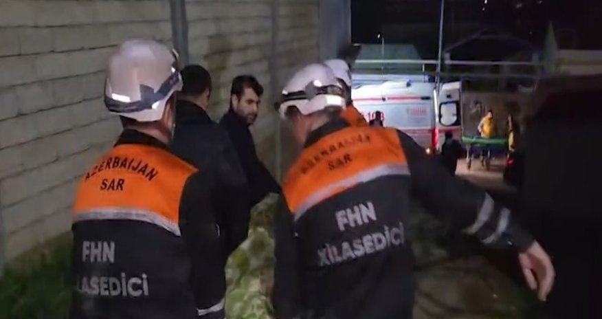 
В Сабунчи обрушился жилой дом, есть пострадавшие