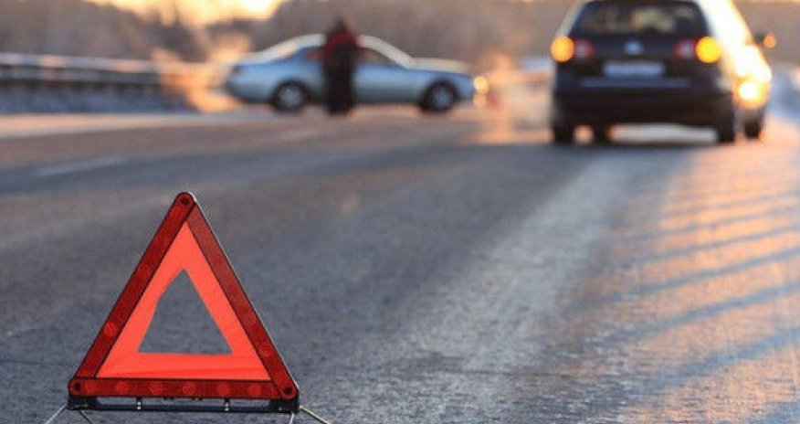 В Баку малолетние дети привели в движение автомобиль &mdash; погибла женщина