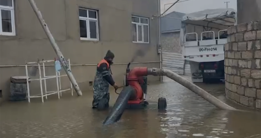 FHN: Yağış nəticəsində yaranan problemlərin həlli istiqamətində işlər aparılır