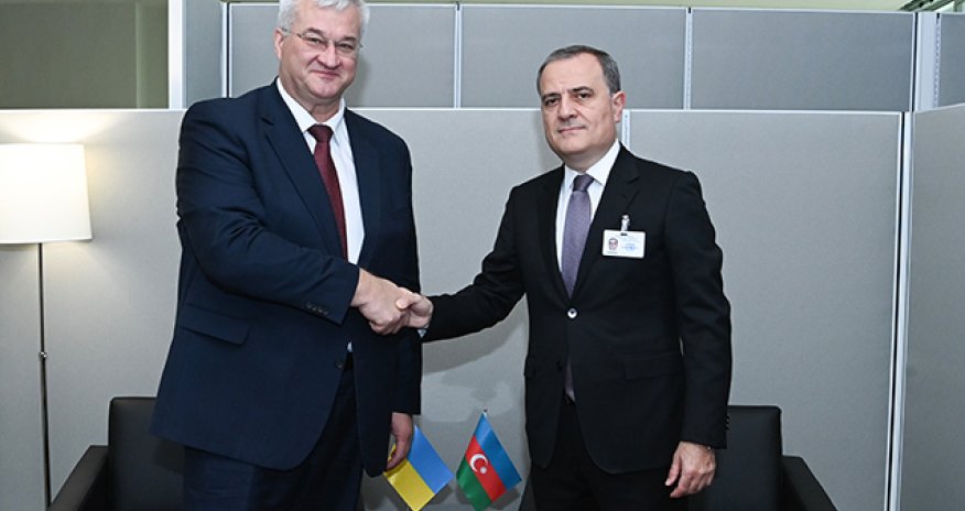 Andrey Sibiqa Ceyhun Bayramova zəng edib