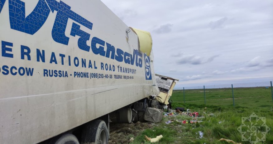 На платной дороге Баку&ndash;Губа перевернулся грузовик с арбузами