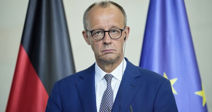 Merz Pakistanın Baş naziri ilə Yaxın Şərqdəki vəziyyəti müzakirə edib