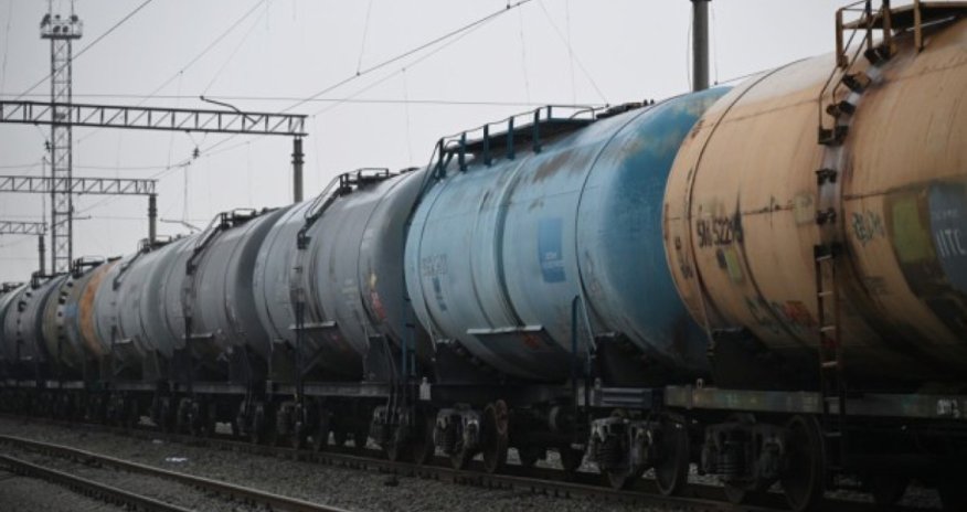 Азербайджан сегодня отправит в Армению около 900 тонн дизтоплива