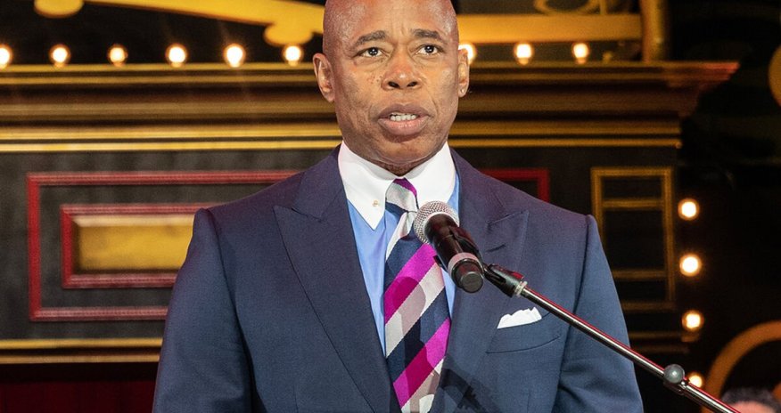 Экс-мэр Нью-Йорка стал албанцем