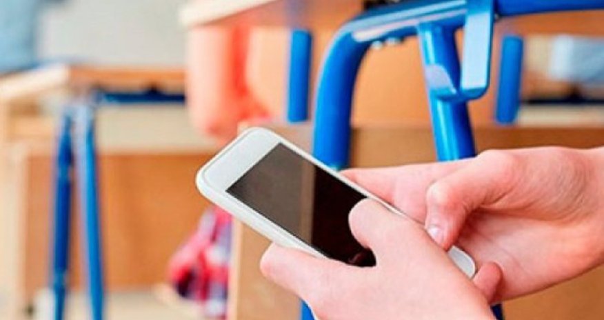 3 nəfər imtahandan xaric edildi- Telefon aşkarlanıb