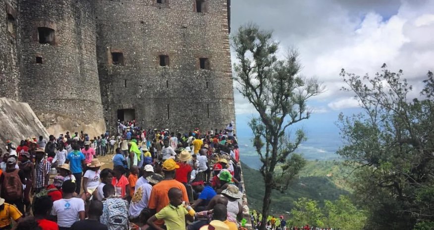 На севере Гаити по меньшей мере 30 человек погибли в давке у старинной крепости