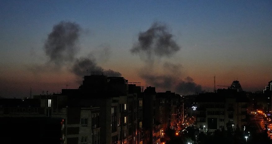 Трамп грозит оставить Иран без света на 10 лет